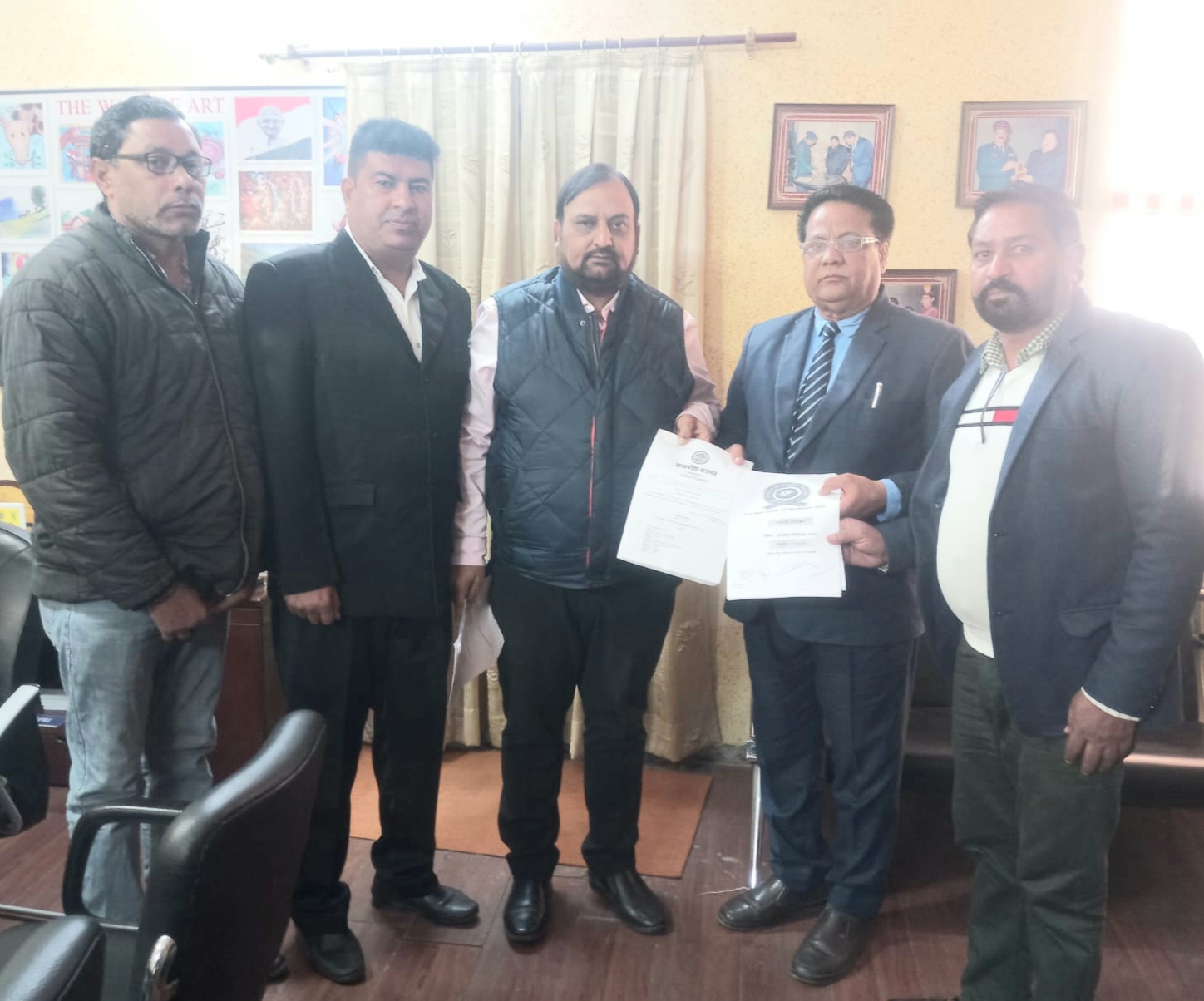 Under the leadership of Medical Practitioners Association President Dr. Ramesh Kumar Bali met with the registrar of the government